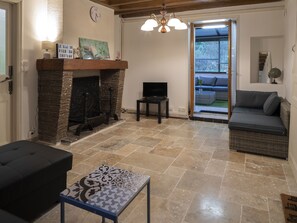 Televisión y oficina 