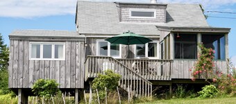 Writer's Retreat: Privacy within sight and sound of the sea