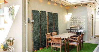 Darcy's Beach House, 1.5 Blocks to Beach and Boardwalk, Pet Friendly