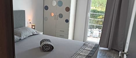 5 chambres, coffres-forts dans les chambres, fer et planche Ă repasser