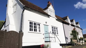 Traditional Cottage, Private Bathroom (Millie’s Cottage ) | Exterior