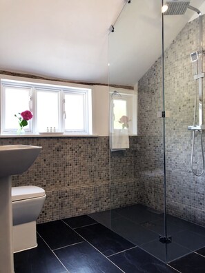 Bathroom - Millie's Cottage (Braintree)