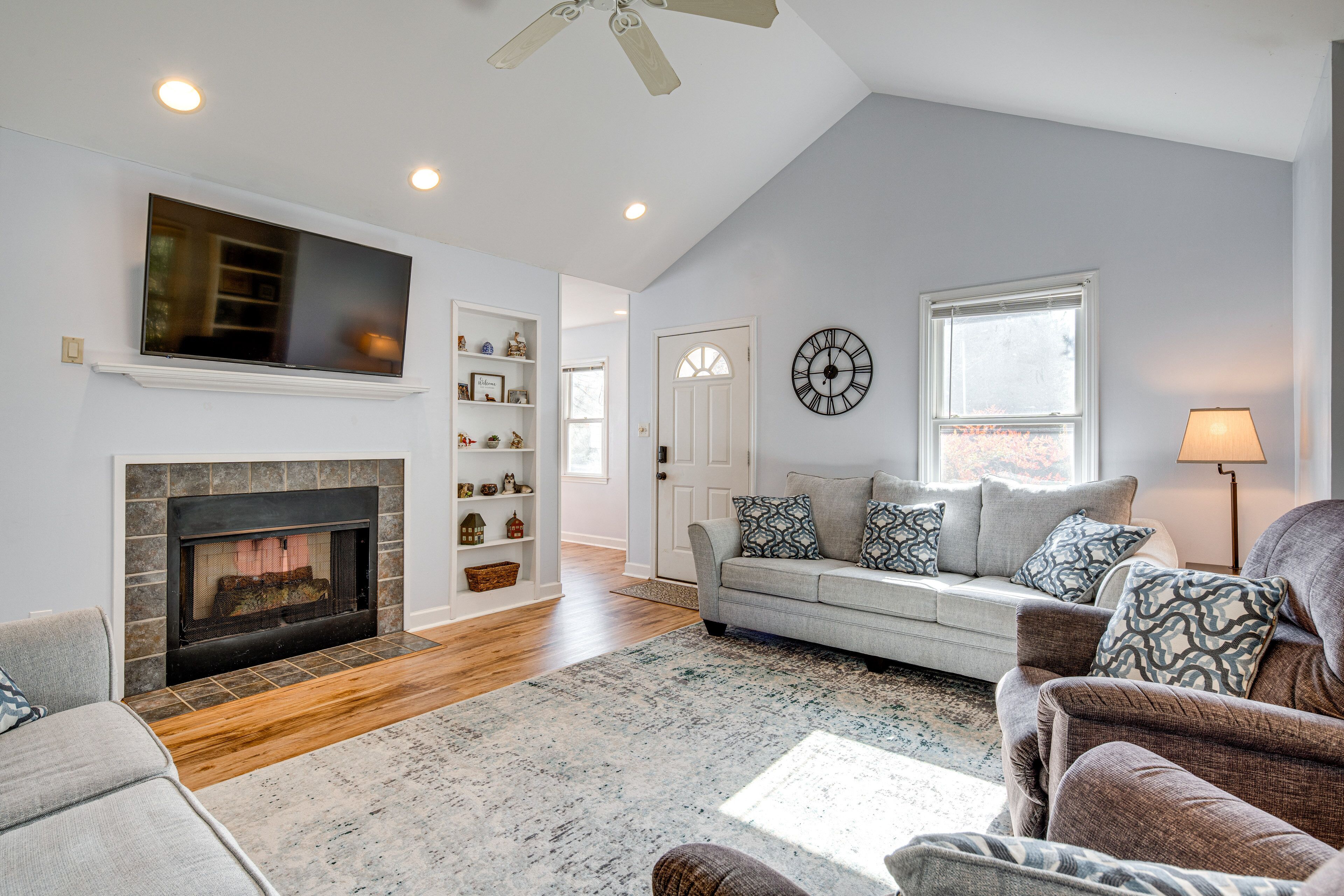 ‘The Beverly’: Quiet Black Mountain Retreat w/ BBQ