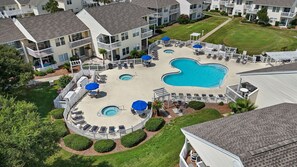 Piscina all'aperto, una piscina riscaldata