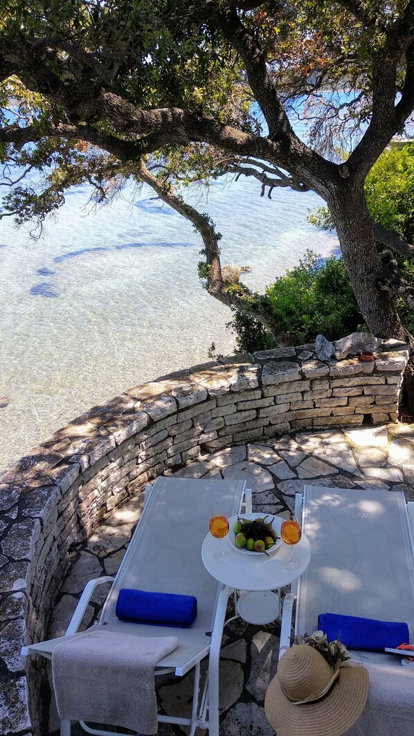 Outdoor dining - Corfu Beach Cottage - Durrells Dressing Rooms