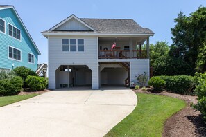 Exterior - Beautiful Home with a Hot Tub and Community Pool in season (Nags Head)
