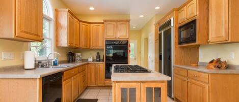 Frigorífic, microones, forn i placa de cuina