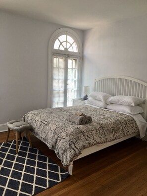 4 quartos, ferros/tábuas de passar roupa, Wi-Fi de cortesia