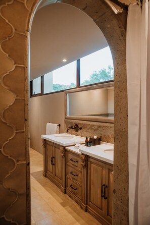 Master Suite | Lavabo en el baño