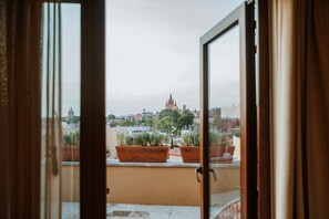Master Double Suite | Balcony view