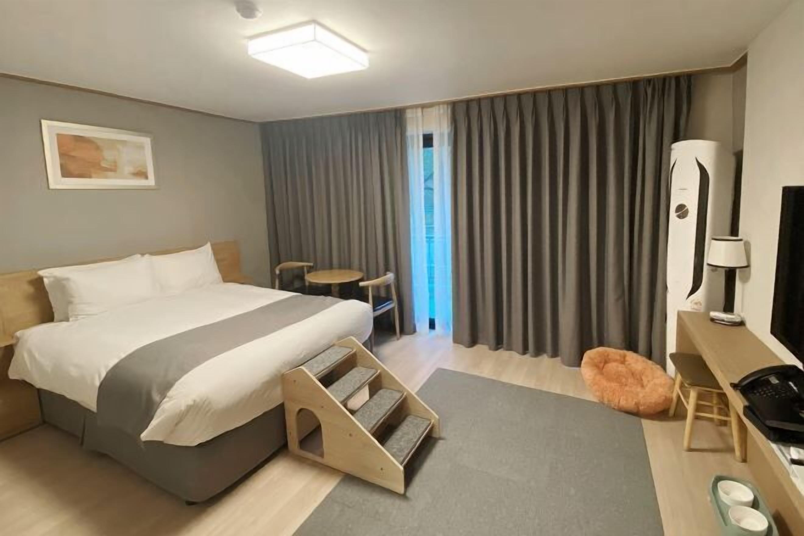 Minibar, desk, laptop workspace, blackout drapes