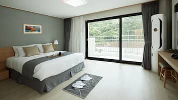 Minibar, Schreibtisch, laptopgeeigneter Arbeitsplatz