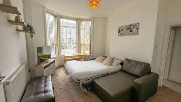 Apartment, Private Bathroom (Pear Suite) | Lounge