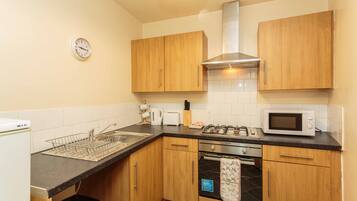 Apartment, Private Bathroom (Pear Suite) | Shared kitchen