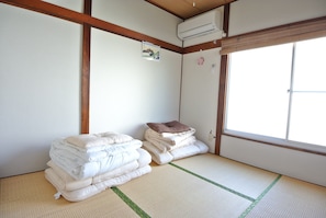 Japanese Style Room For 2 Guests(203) | Free WiFi - Nishiogi House Maipenrai (Tokyo)