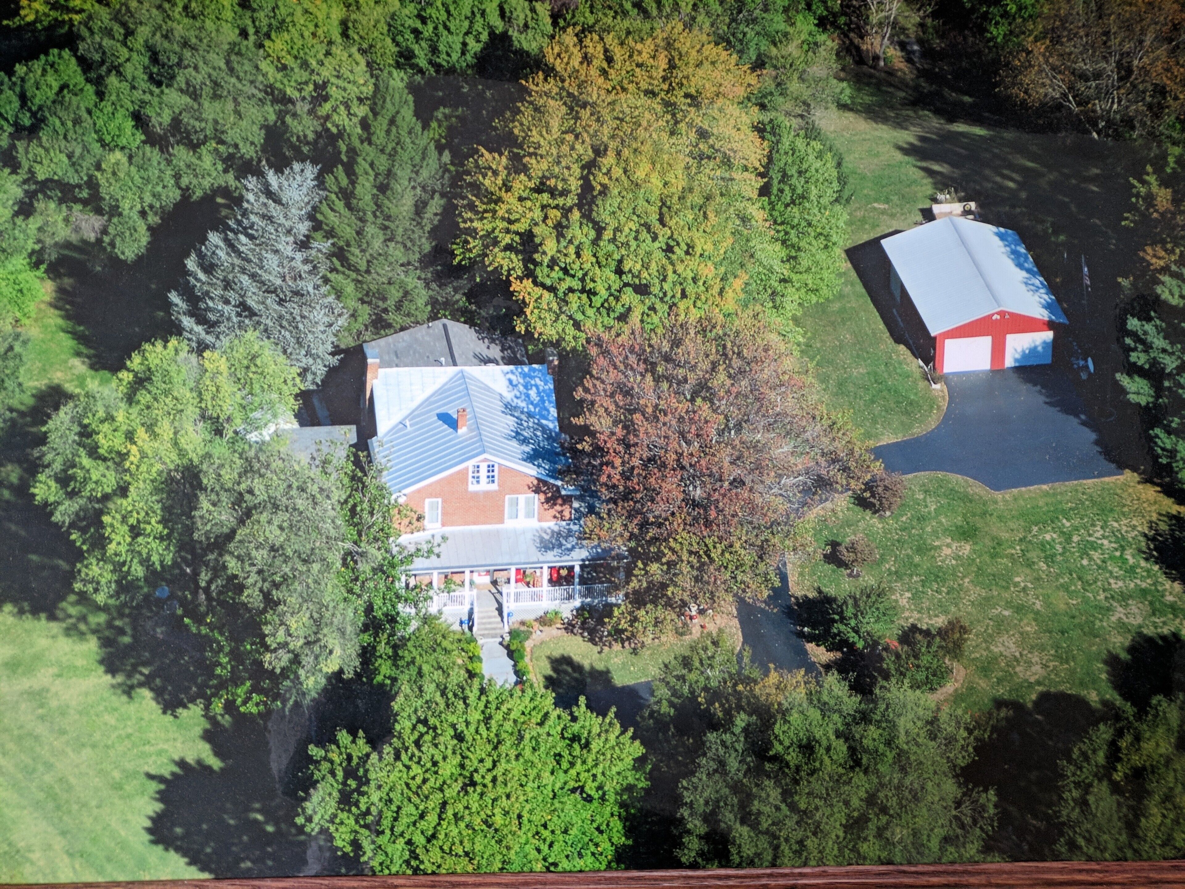 WildManDan 1870 Farmhouse with Brewery onsite in Old Cola Barn w Game Room