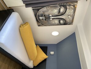 Habitación individual básica | 1 dormitorio, ropa de cama hipoalergénica, decoración individual