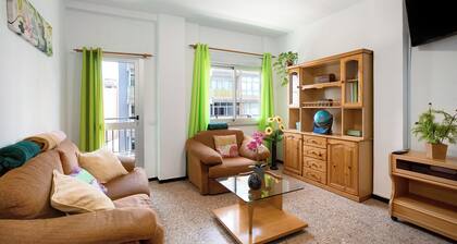 Modern Apartment "Santa Cruz Centro" in Central Location with Wi-Fi & Balcony.