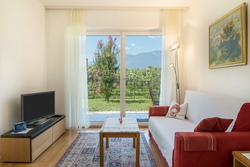 Gemütliche Ferienwohnung "Urbanhof - Juzer" mit Bergblick, WLAN & Balkon