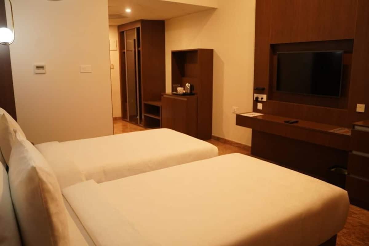 Basic Twin Room | 1 bilik tidur, cadar kapas Mesir, peralatan tempat tidur premium