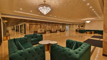 Área de estar no saguão