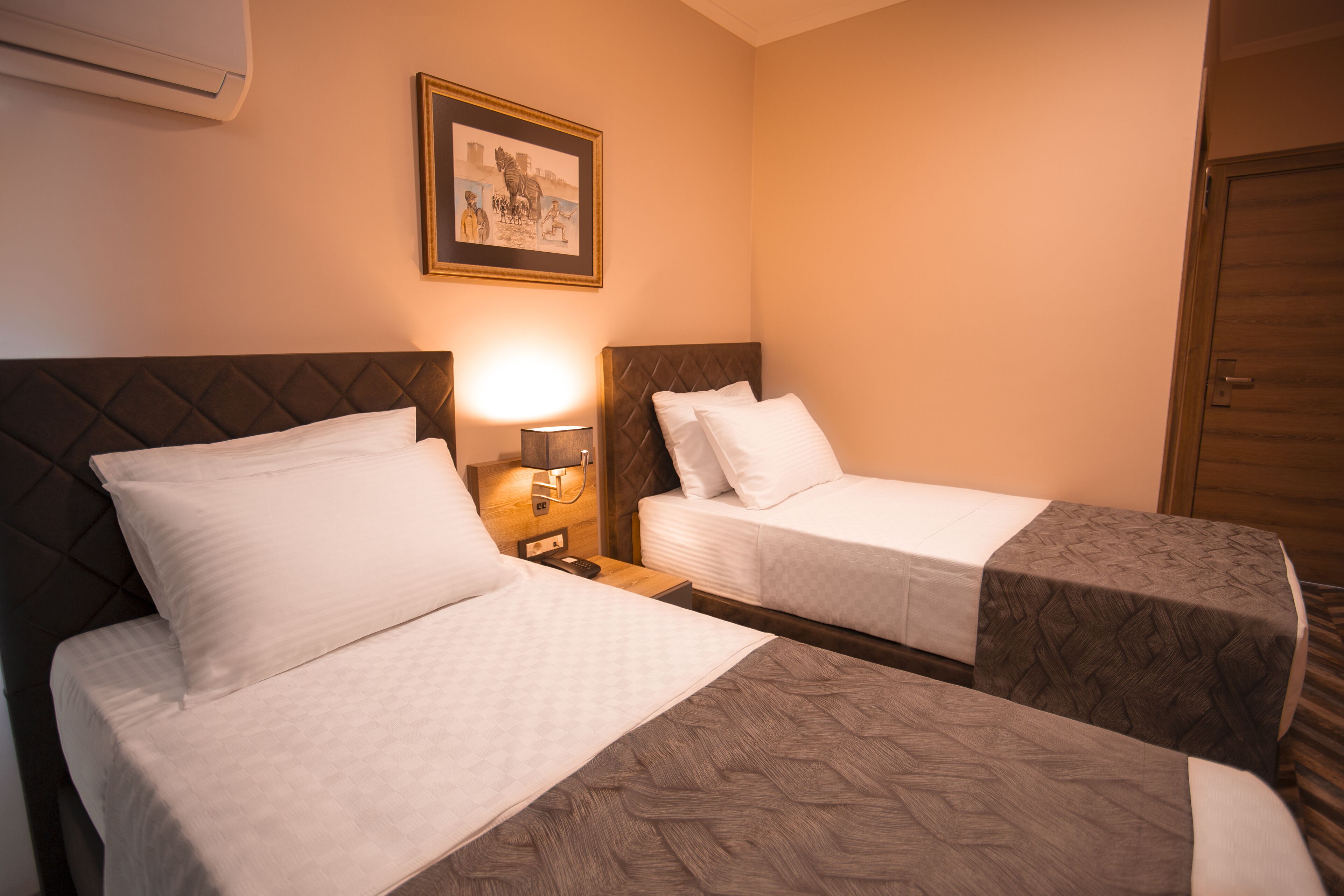 standard twin room, city view | egyptian cotton sheets, premium bedding, memory-foam beds, free minibar