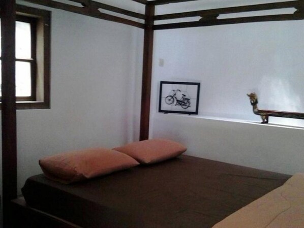 1 bedroom, iron/ironing board, internet