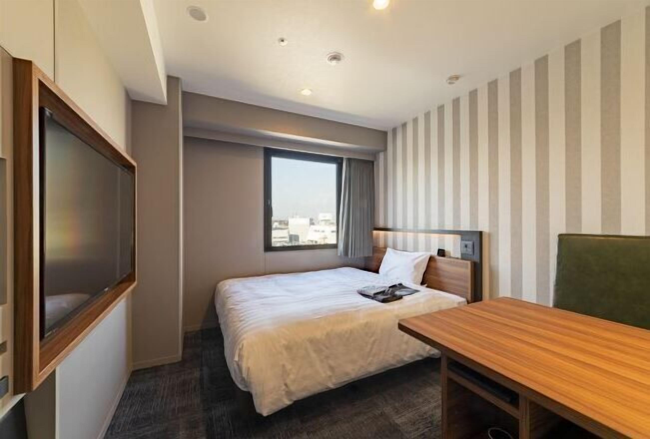 Down comforters, laptop workspace, soundproofing, iron/ironing board