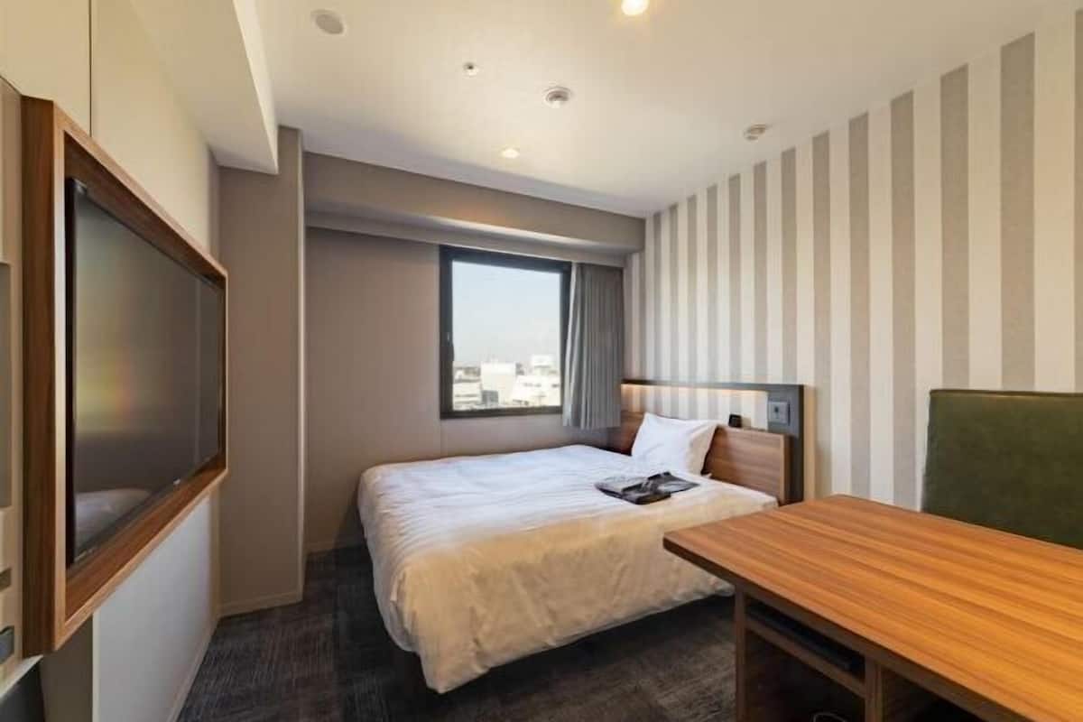 Down comforters, laptop workspace, soundproofing, iron/ironing board