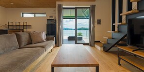 43-英寸纯平电视（配备数码频道）、电视、加热地板