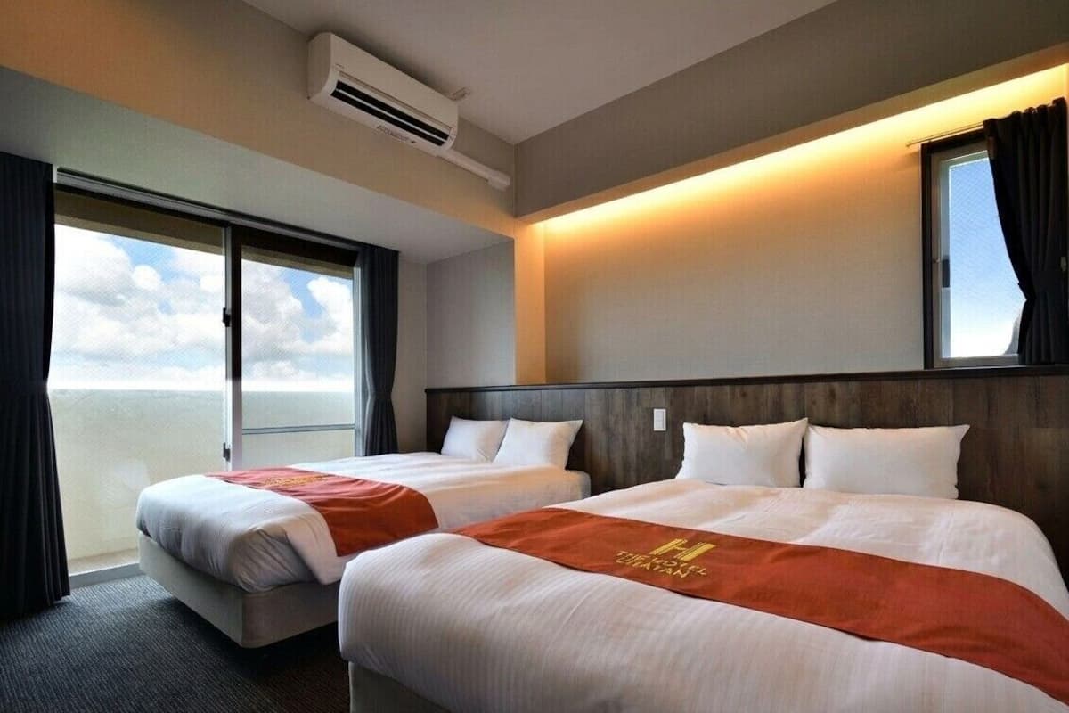 Couette en duvet d'oie, rideaux occultants, Wi-Fi gratuit, draps fournis