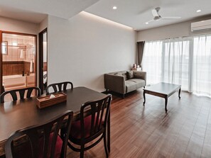 Japanese-style Suite | Living area - THE HOTEL CHATAN by SUNREST RESORT (Chatan)
