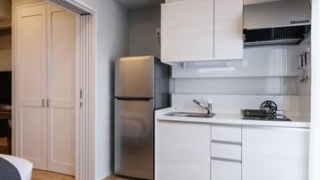 Quarto duplo luxo, para não fumantes | Cozinha privada | Geladeira, micro-ondas, cooktop, chaleira elétrica