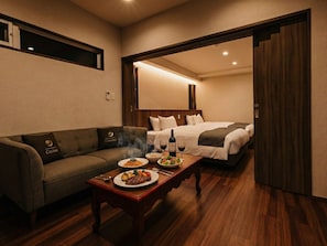 Couette en duvet d'oie, rideaux occultants, Wi-Fi gratuit, draps fournis