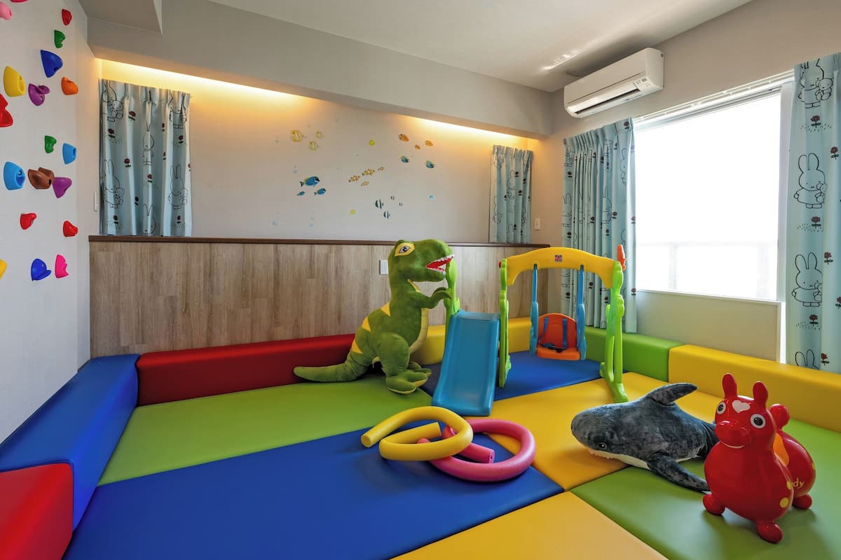 Concept Family Condo, Non Smoking | Down comforters, blackout drapes, WiFi (free), bed sheets