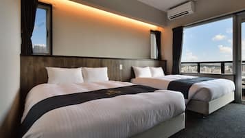 Phòng Suite Royal, nhiều giường, không hút thuốc (4 beds) | 2 phòng ngủ, chăn bông, màn/rèm cản sáng