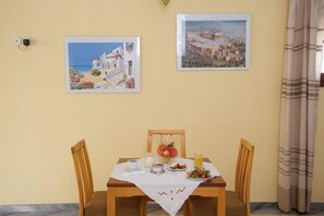 Free daily continental breakfast - Moustakis Hotel (Kefalonia)