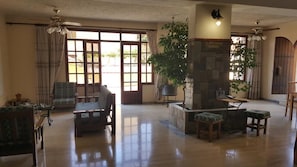 Bar (on property) - Moustakis Hotel (Kefalonia)