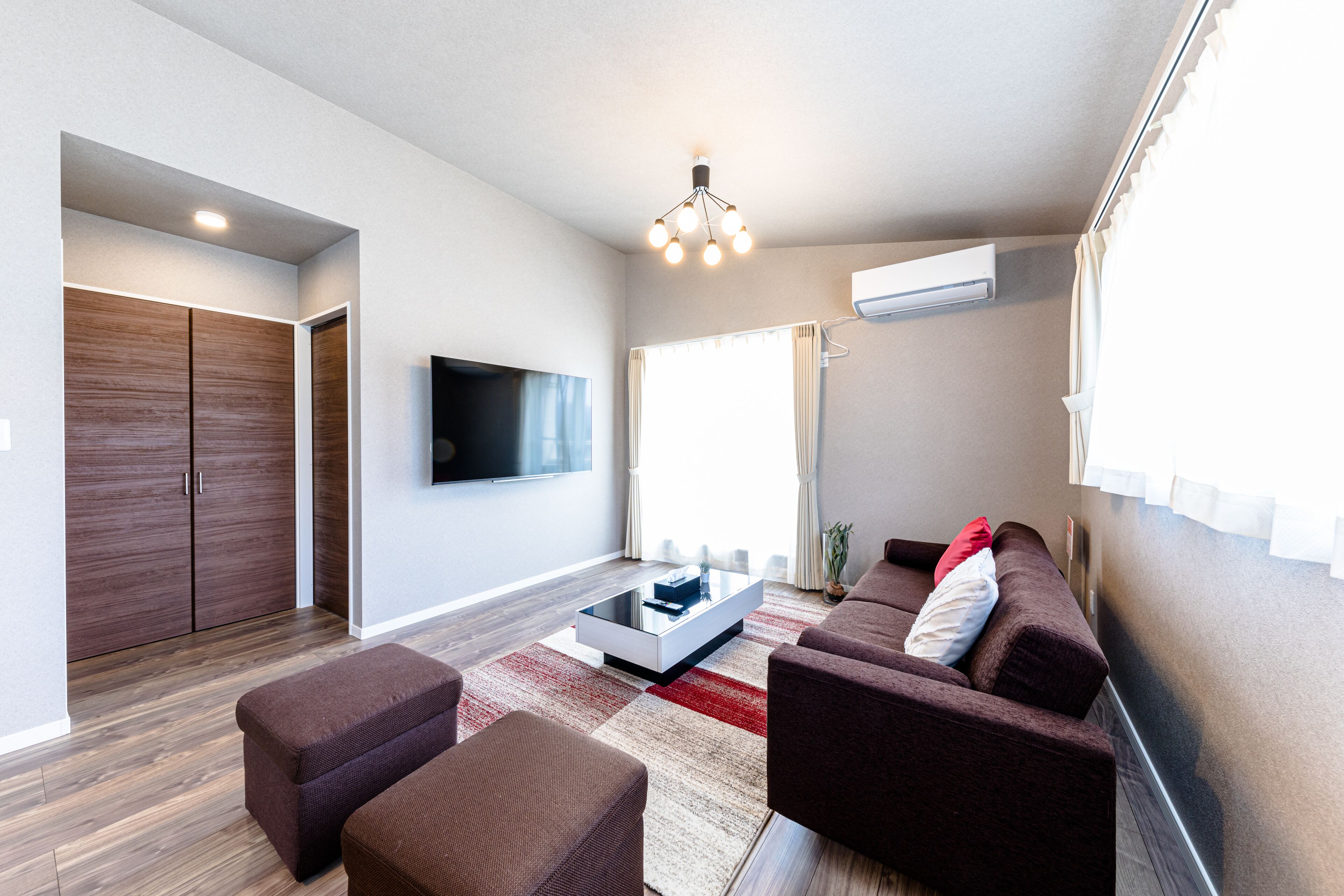 Ferienhaus (Private Vacation Home) | Wohnzimmer | Flachbildfernseher, Netflix, Streaming-Dienste