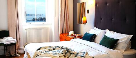 3 bedrooms, iron/ironing board, travel cot, WiFi