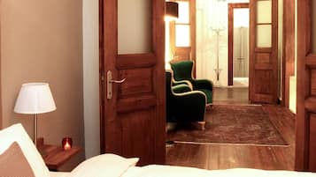 4 bedrooms, iron/ironing board, travel crib, WiFi