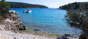 Villa Sun Garden - 4 star villa with heated swimming pool, 50m from the sea