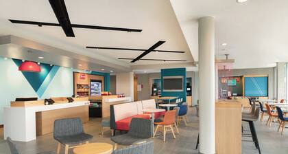avid hotel Kalamazoo East by IHG