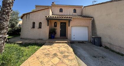 GerĂ€umige Villa mit Garten und Terrasse fĂŒr 6 Personen, nahe ArgelĂšs-Village