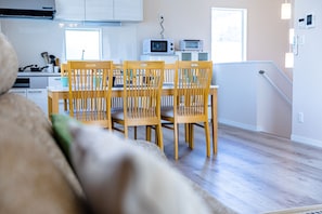 Private Vacation Home | Living room | Flat-screen TV, Netflix, streaming services