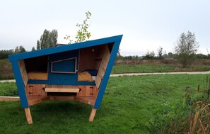 Property grounds - 3-bedroom lakeside cottage (Mont-prés-Chambord)