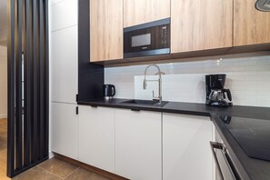 Microwave, dishwasher