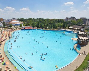 2 indoor pools, outdoor pool, sun loungers