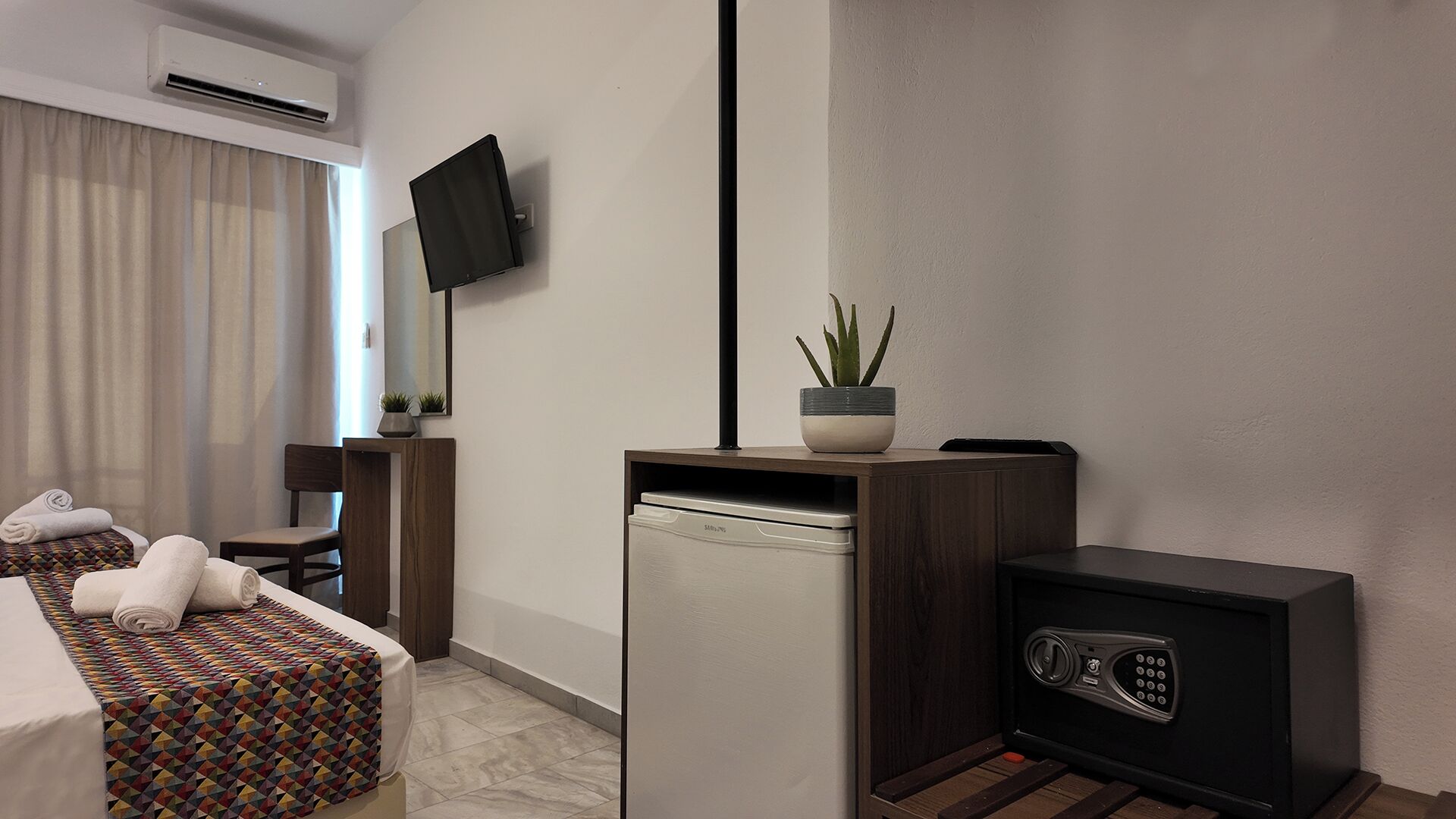 standard triple room, city view | 1 bedroom, soundproofing, free wifi, bed sheets