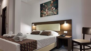Chambre Double | Chambres insonorisées, Wi-Fi gratuit, draps fournis